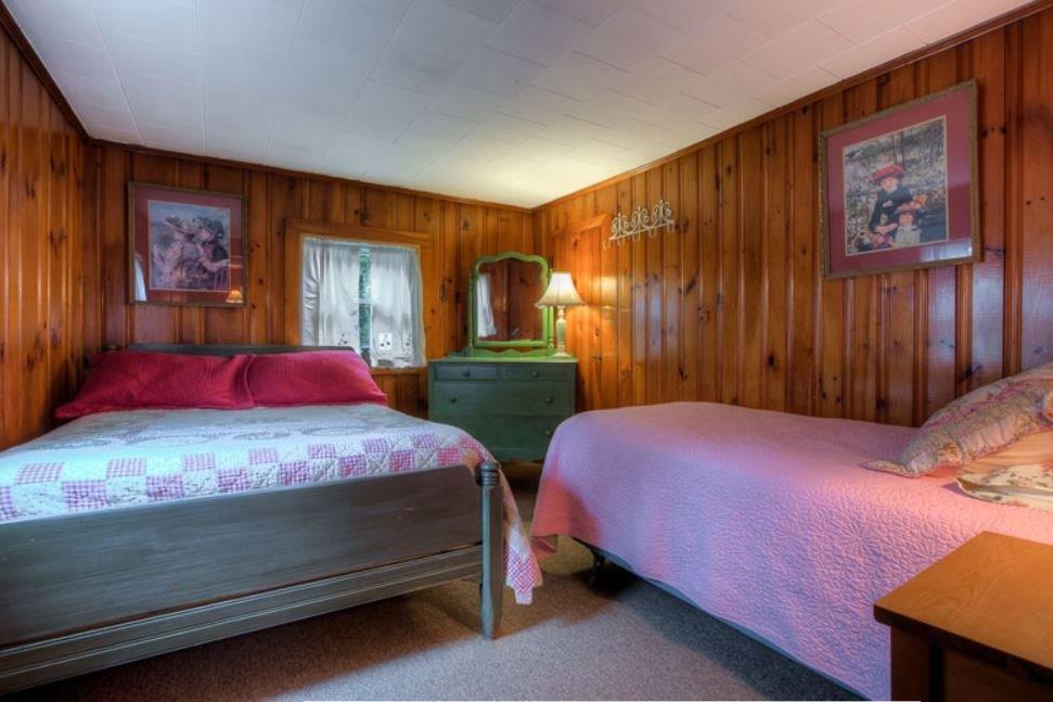 Cottage Place on Squam Lake Hospitality Real Estate